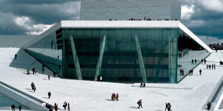 Arquitetura Inspirada em Estruturas Cristalinas