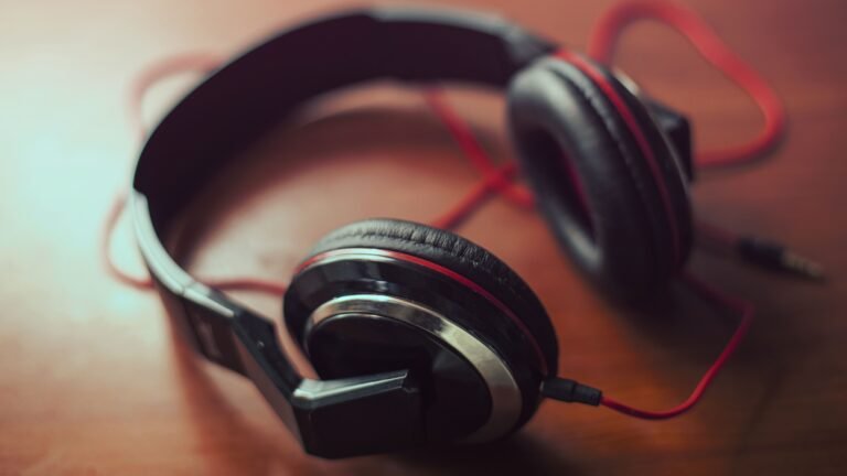 Áries Já Quebrou um Fone Ouvindo Rock em Alto Volume